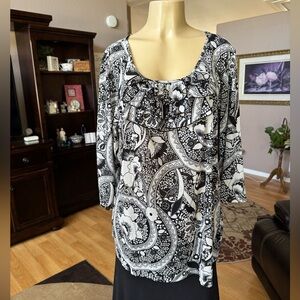 Avenue black & white paisley short sleeve ruffle blouse-size XXL